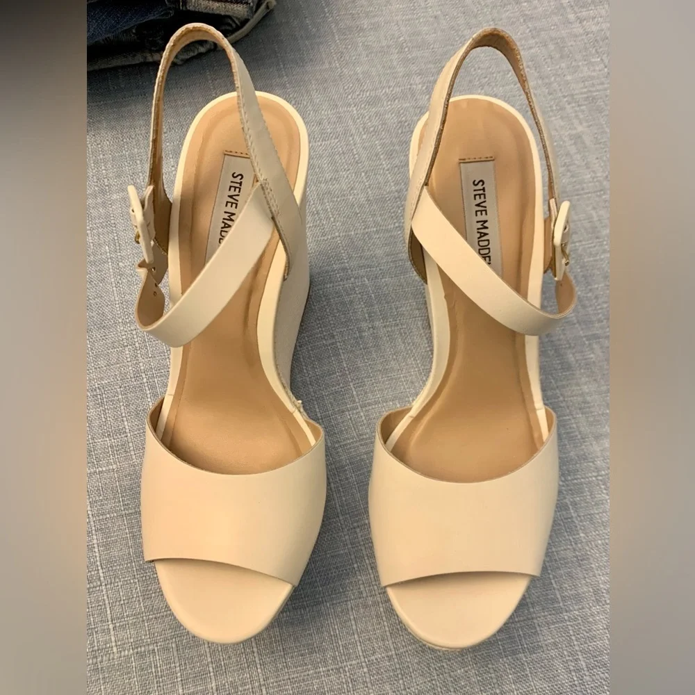 Steve Madden Citrus platform wedge strap sandals white preowned EUC - Picture 11 of 11
